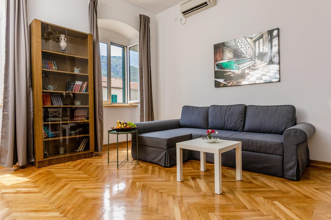 Old Town Clock Tower Apartment Kotor